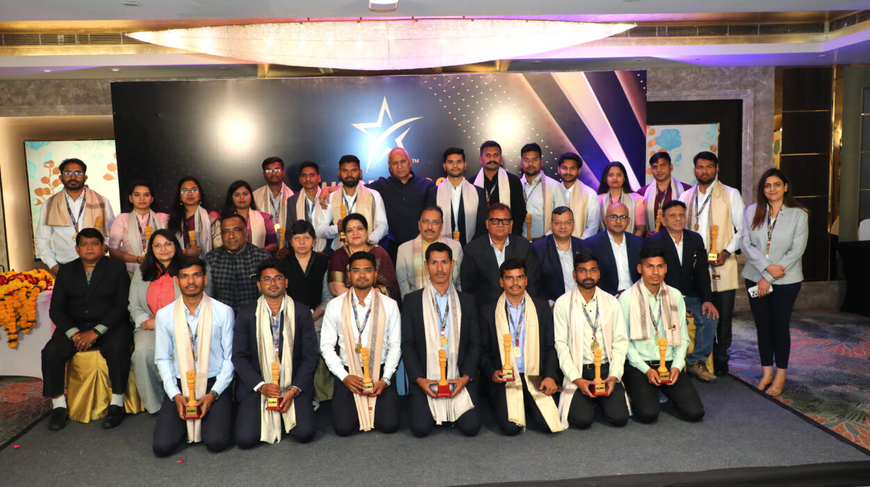 World Book of Records honoured 108 officers selected by Madhya Pradesh Public Service Commission in memory of their parents