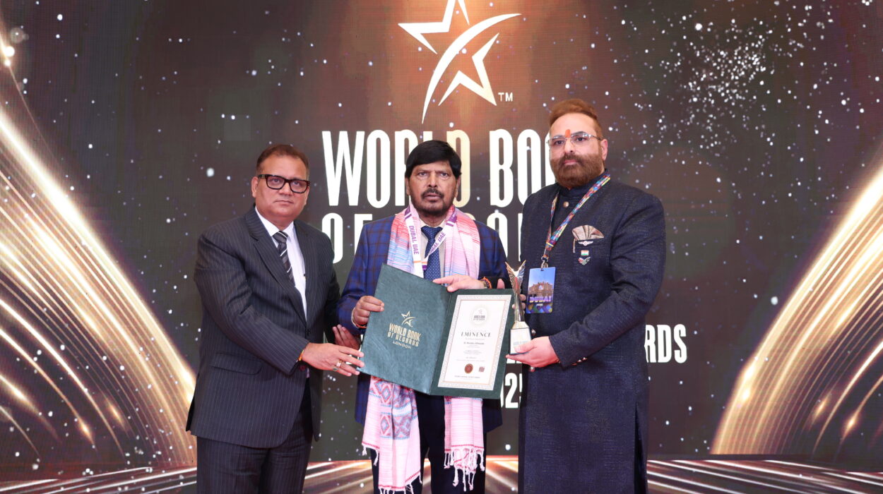 World Book of Records Honoured Dr. Ramdas Athawale, Union Minister with Certificate of Eminence at Atlantis – The Palm, Dubai