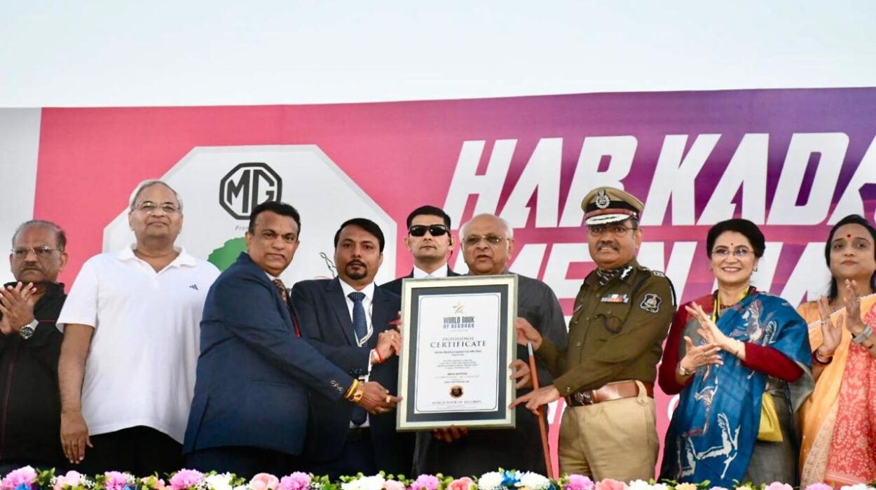 Gujarat Chief Minister Shri Bhupendrabhai Patel presented the certificate of World Book of Records