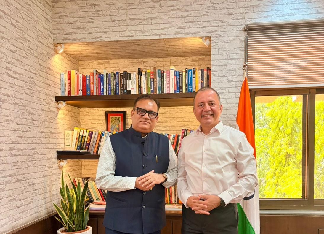 World Book of Records CEO Santosh Shukla Holds Courtesy Meeting with IIM Indore Director Dr. Himanshu Rai