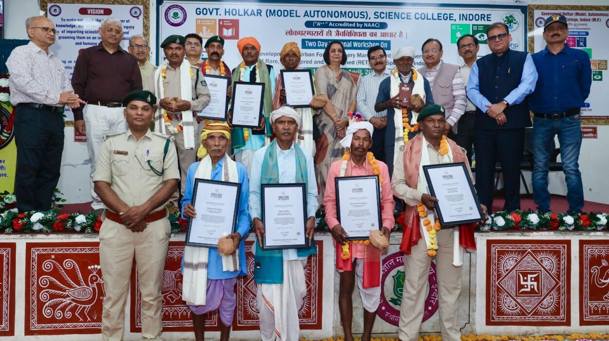 Holkar Science College Hosts National Workshop on Urban Forests and RET Plants