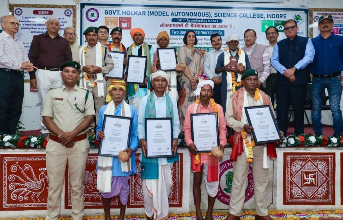 Holkar Science College Hosts National Workshop on Urban Forests and RET Plants